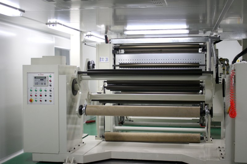 Clear ceramic window film production on the sputtering coating line at the KSB factory